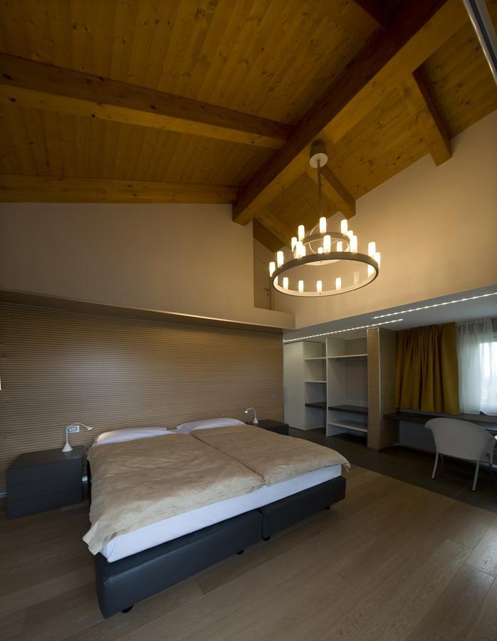 Casa Nelle Vigne Apartment Castiglione Tinella ภายนอก รูปภาพ